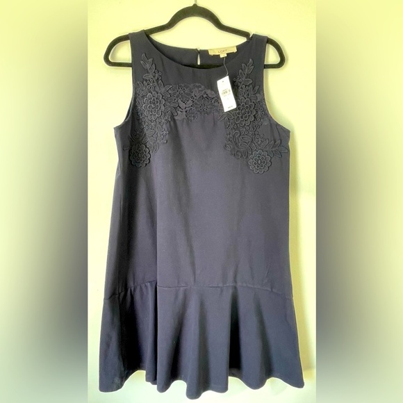 Loft Navy Blue Sleeveless Dress Size Large Pullover Floral Lace Buttoned Back - Picture 1 of 9